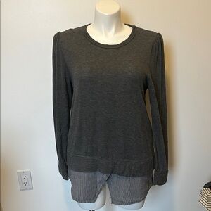 Bobeau Gray Sweatshirt with layered shirt hem Size XL